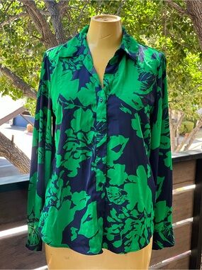 Women's Green Floral Button-Down Blouse in Navy